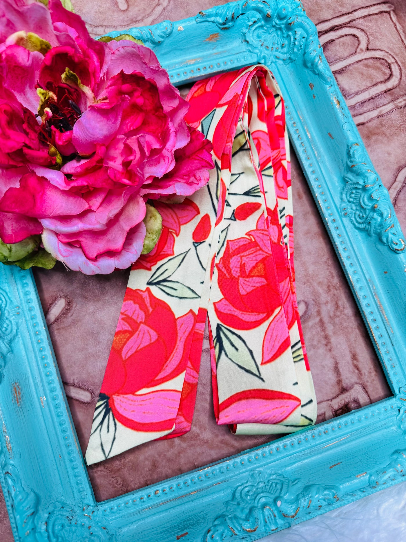 Lady the Brand Lellow Twilly