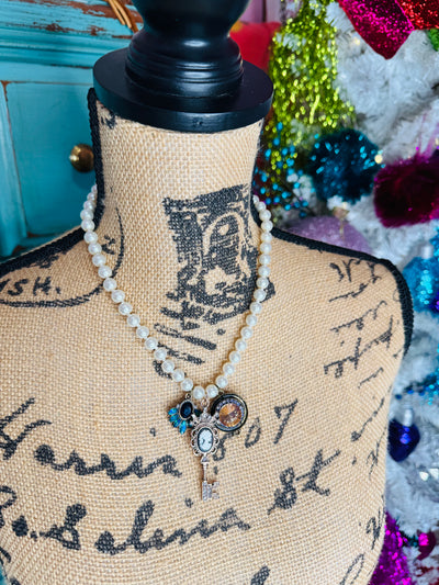 3D Key to my Heart Pearl Necklace