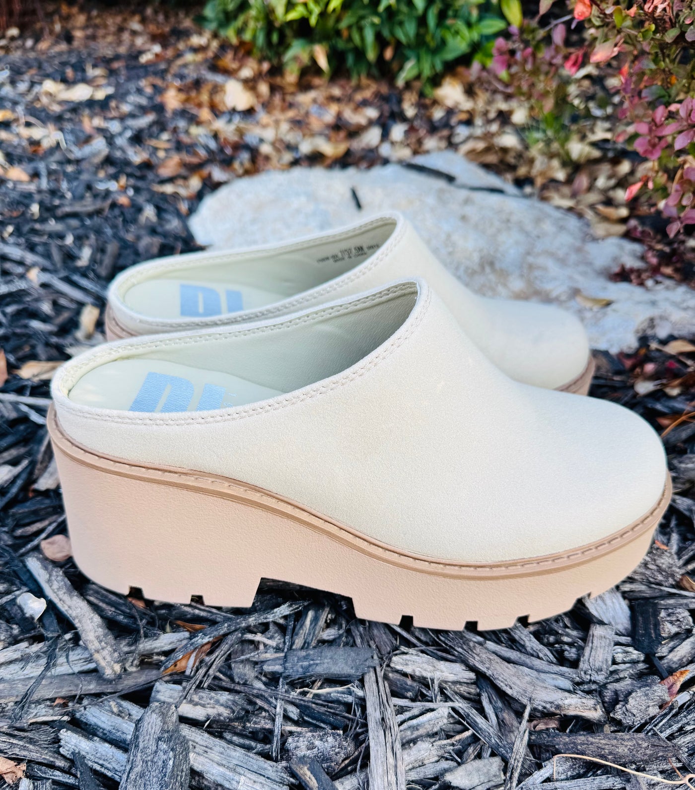 Cream Clog