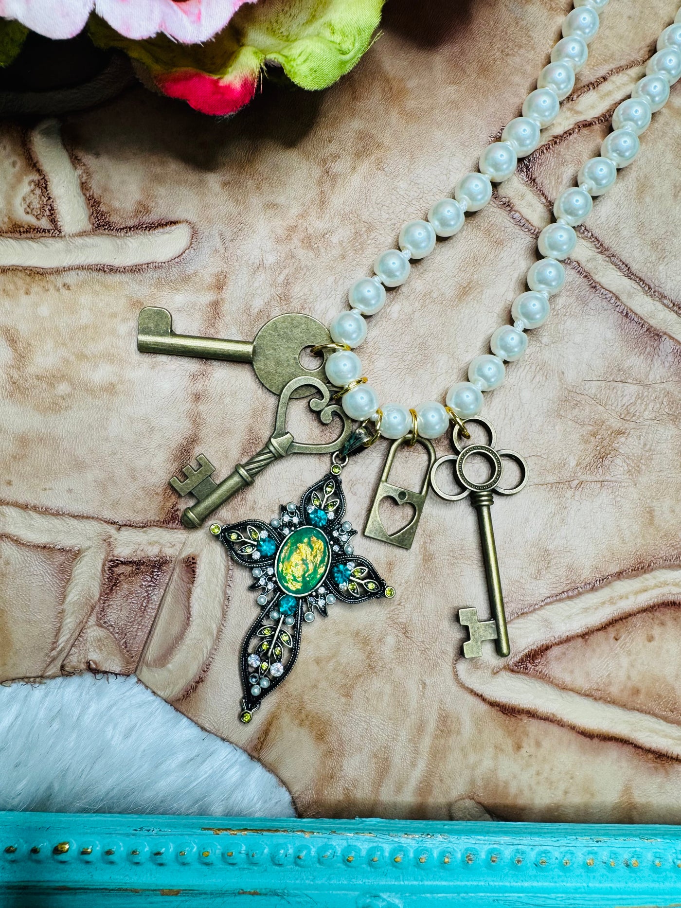 3D Key to my Heart Pearl Necklace