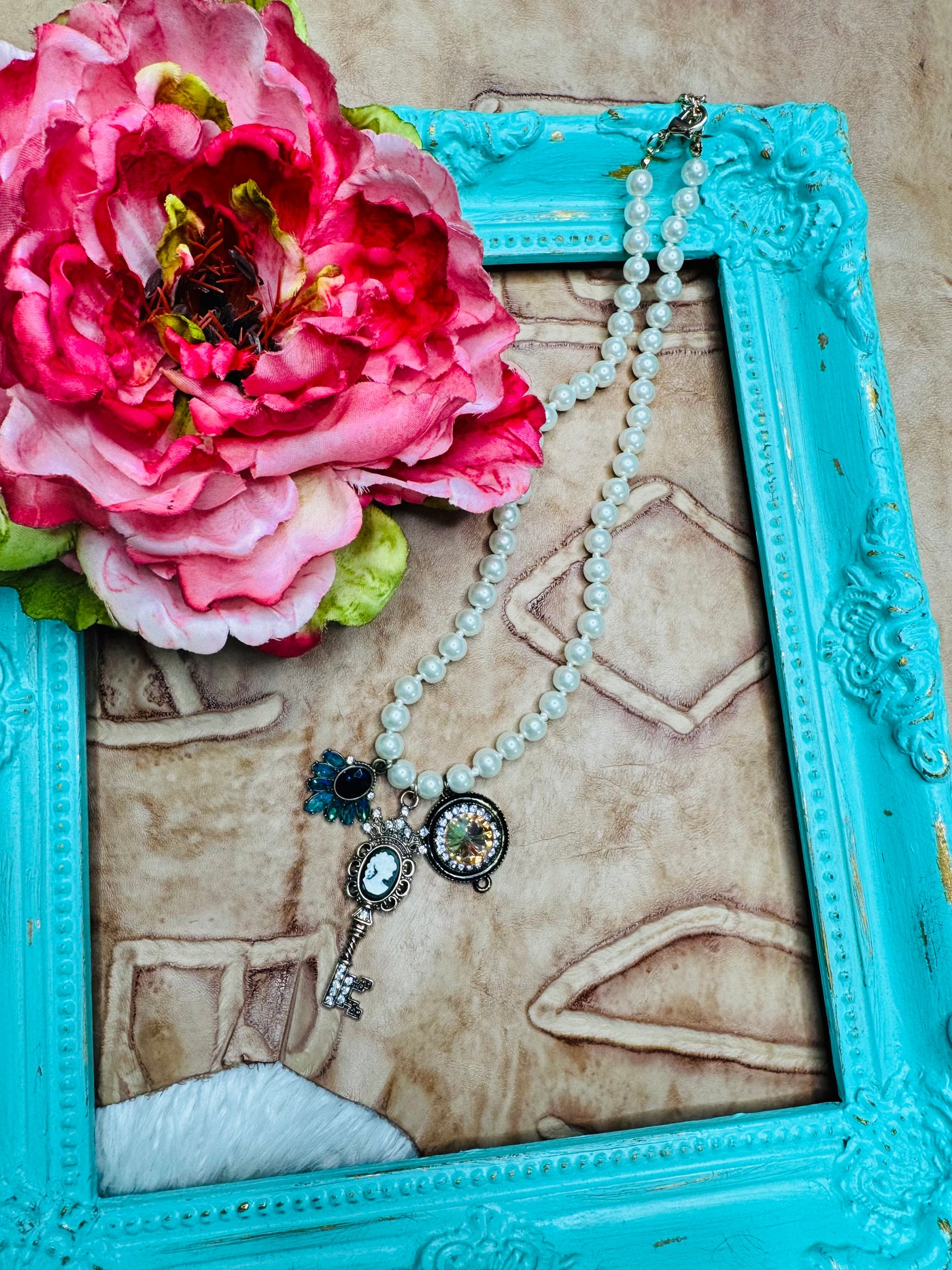 3D Key to my Heart Pearl Necklace